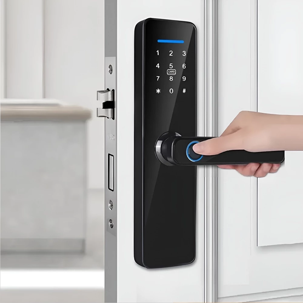 Fechadura eletrônica instalada na porta